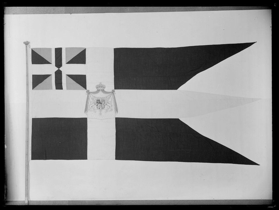 Svensk kunglig flagga - Livrustkammaren - 8744