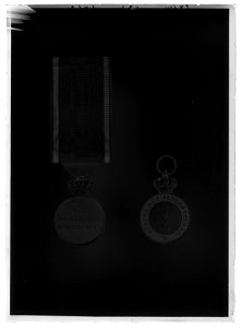Svärdsmedaljen av silver, Sverige - Livrustkammaren - 34798-negative