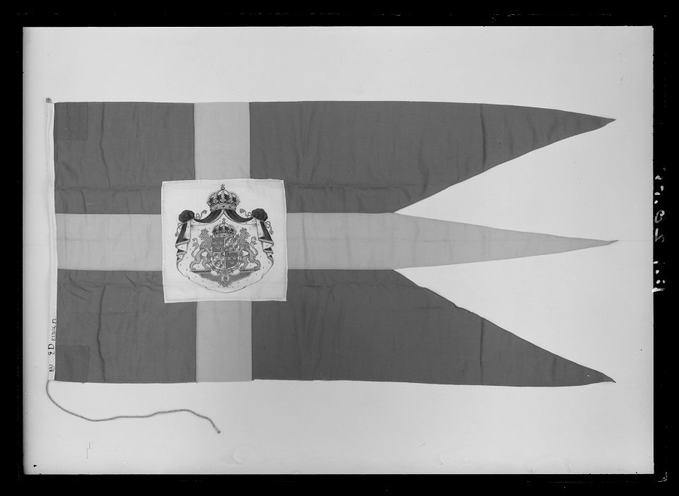 Svensk kofferdiflagg (d.v.s. från handelsfartyg) med tidiga unionsmärket - Livrustkammaren - 1378