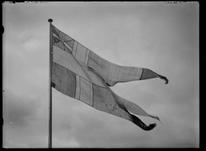 Svensk örlogsflagga med det svensk-norska unionsmärket - Livrustkammaren - 18035