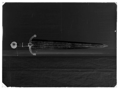 Svärd - Livrustkammaren - 77053-negative