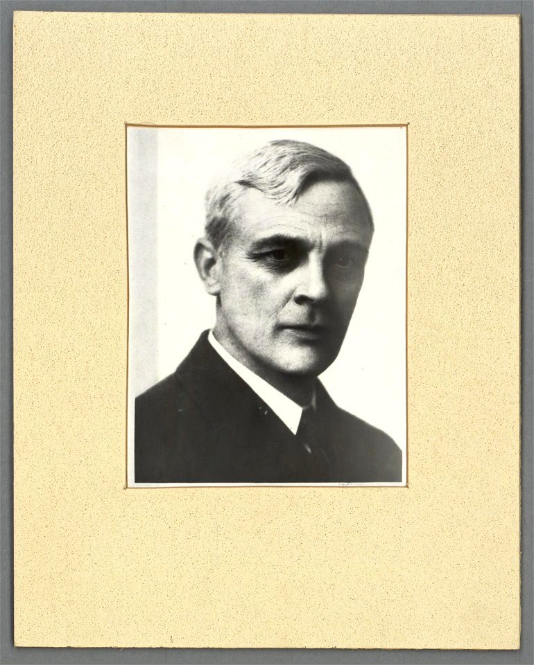Syr Owen M. Edwards (5449741)
