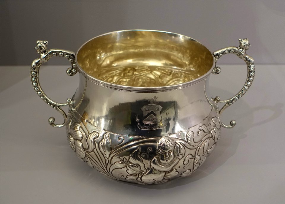 The Holyoke Caudle Cup, by John Coney, c. 1690, silver - Fogg Art Museum, Harvard University - DSC02041