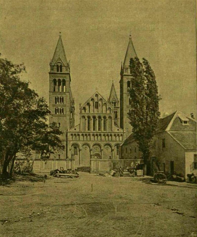 The restaured Pécs Cathedral - Zelesny