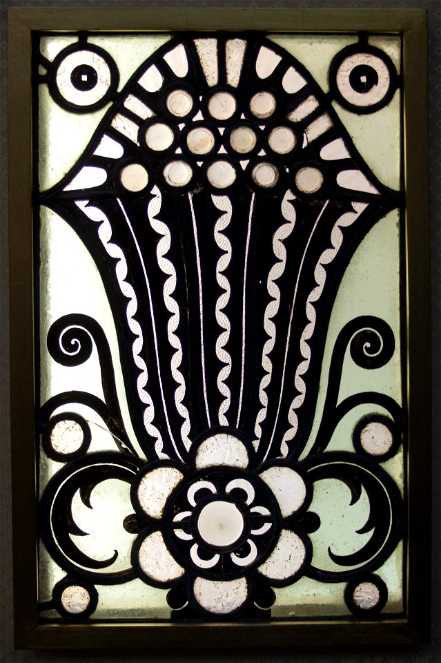 Thistle motif, c 1920 - Traditional visual art under Public domain license