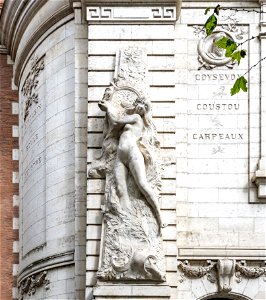 École supérieure des beaux-arts de Toulouse - Façade - allégorie de la sculpture par Leo Laporte-Blairsy