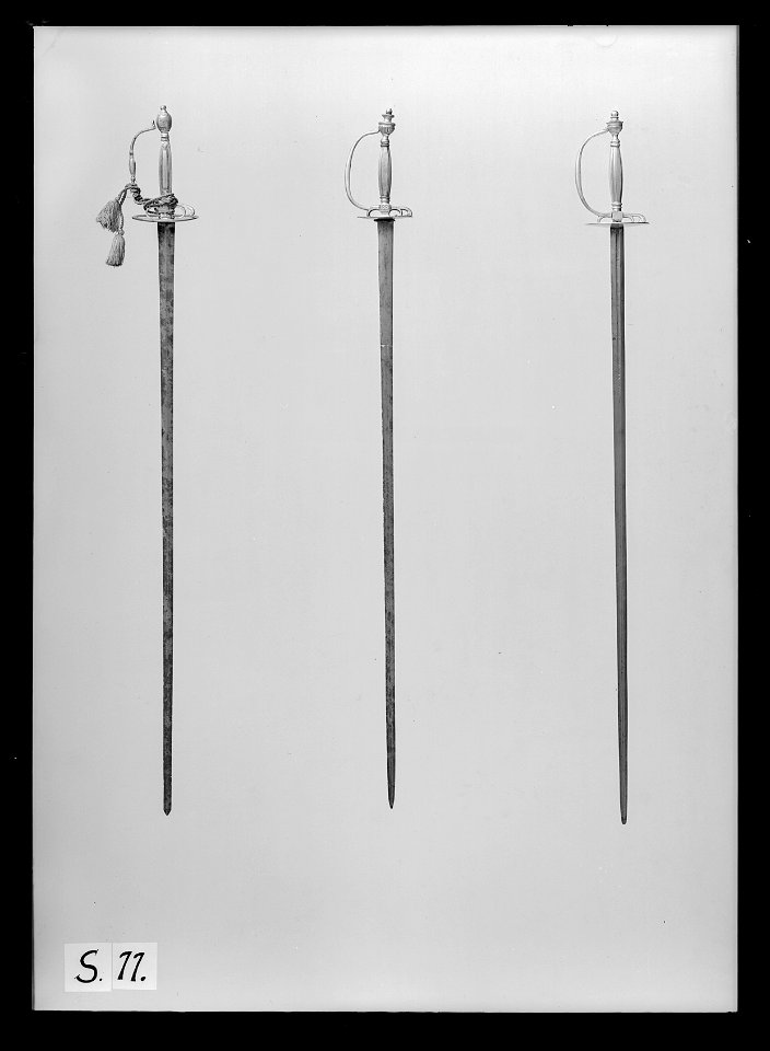 Ämbetsmannavärja, 1800-talets början, fäste Frankrike , klinga Toledo , ämbetsman inom landsstaten - Livrustkammaren - 17906