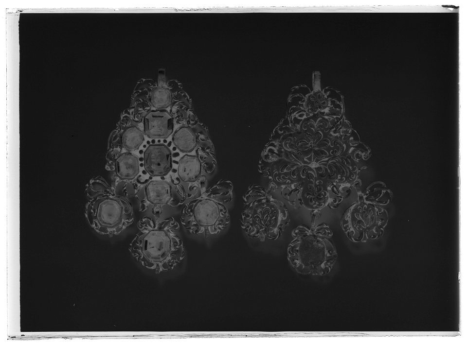 Örhängen - Livrustkammaren - 61920-negative