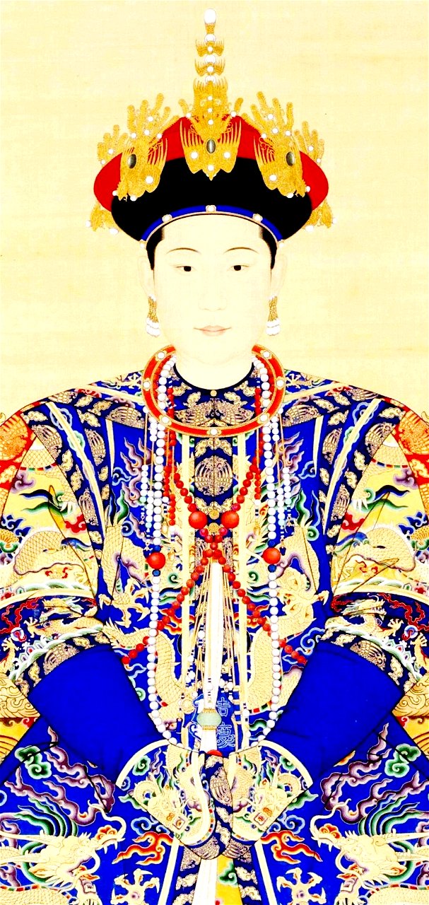 《孝敬宪皇后朝服像》局部 2
