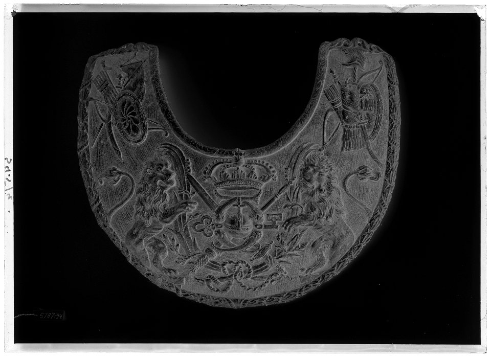 Tjänstetecken för officer, ringkrage. Sverige 1771-1792 - Livrustkammaren - 9492-negative
