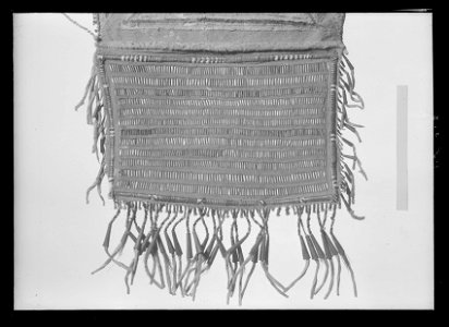 Tobakspung sash till Cree indiandräkt, 1700-talets första hälft - Livrustkammaren - 9846