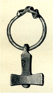 Torshammare av silver fr Läby, Uppland (Montelius 1906 sid 309 fig 518)