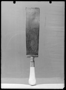 Trancherspade, sammansatt av ursprungligen ej samhörande delar, blad Bayern, 1500-tal - Livrustkammaren - 17801