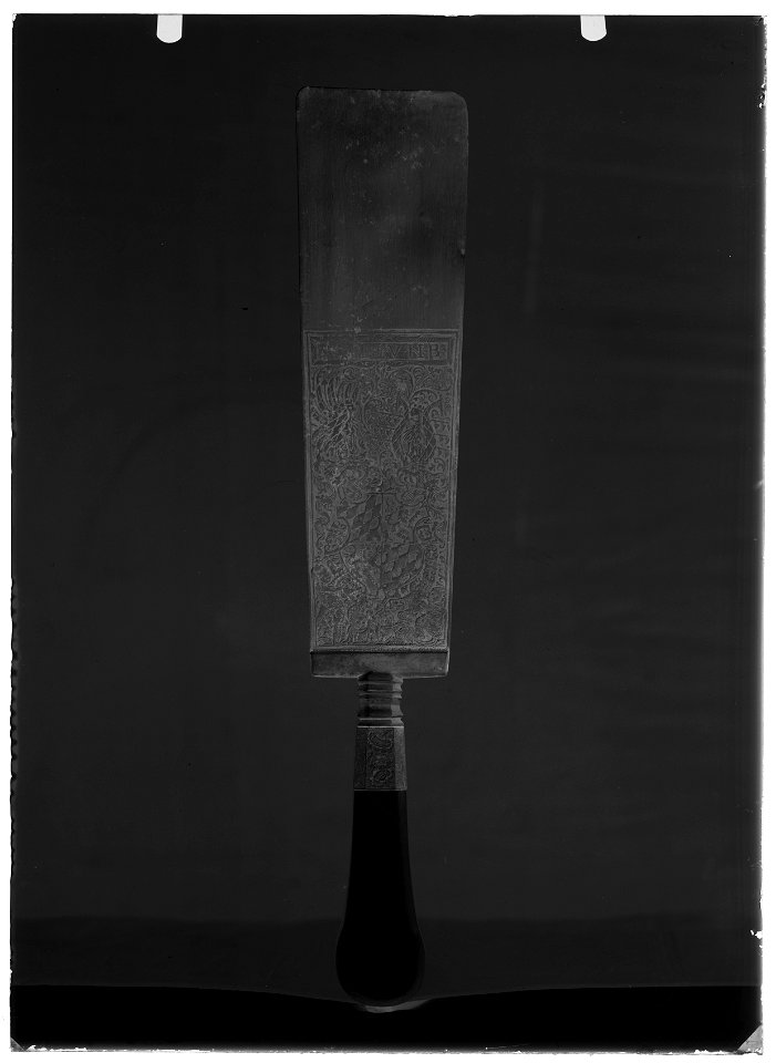 Trancherspade, sammansatt av ursprungligen ej samhörande delar, blad Bayern, 1500-tal - Livrustkammaren - 17801-negative