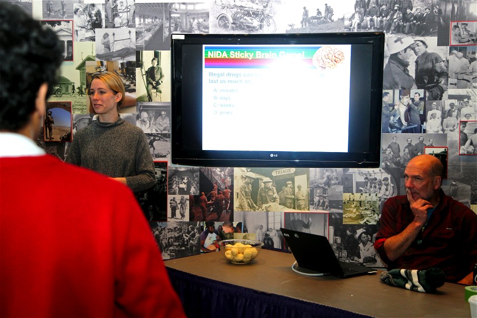 Trivia time at Brain Awareness Week! (39624631830)
