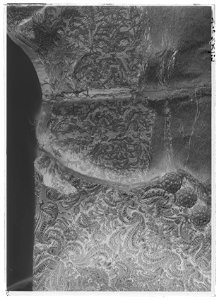 Tröja av mönstrad silverbrokad, ca 1650-1660 - Livrustkammaren - 35972-negative
