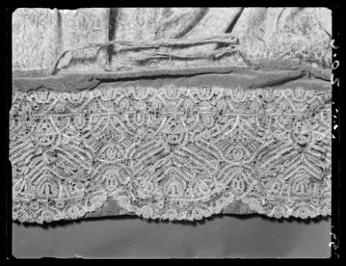 Tröja av silver- och guldbrokad som tillhört Karl X Gustav (1622-1660) - Livrustkammaren - 28232