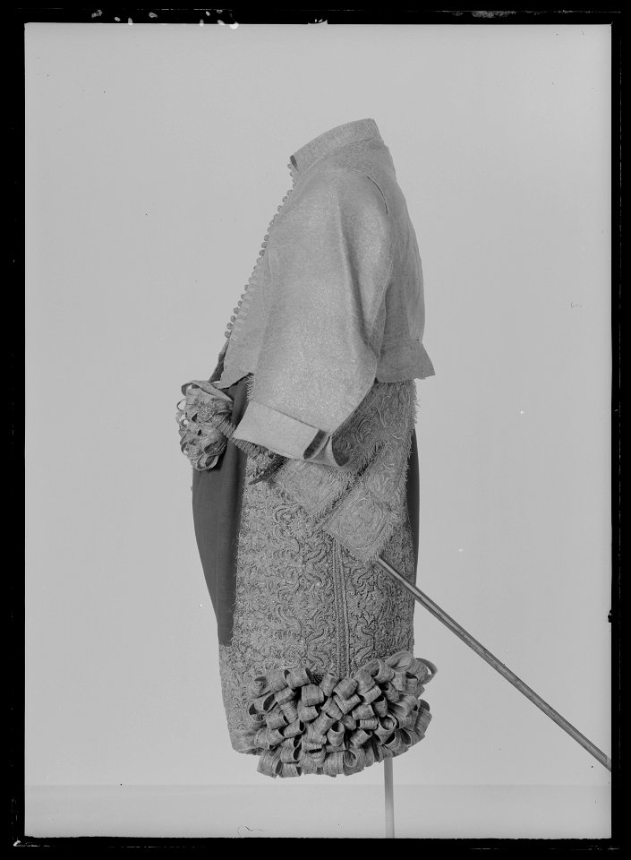 Tröja av mönstrad silverbrokad, ca 1650-1660 - Livrustkammaren - 18866
