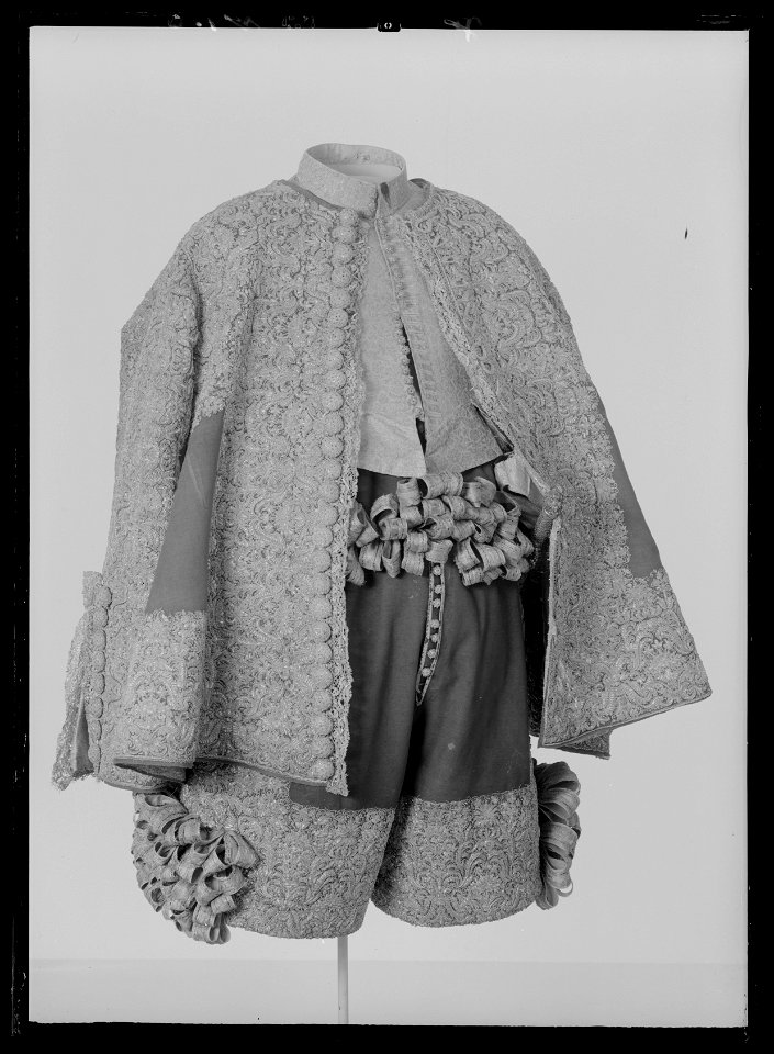 Tröja av mönstrad silverbrokad, ca 1650-1660 - Livrustkammaren - 78789