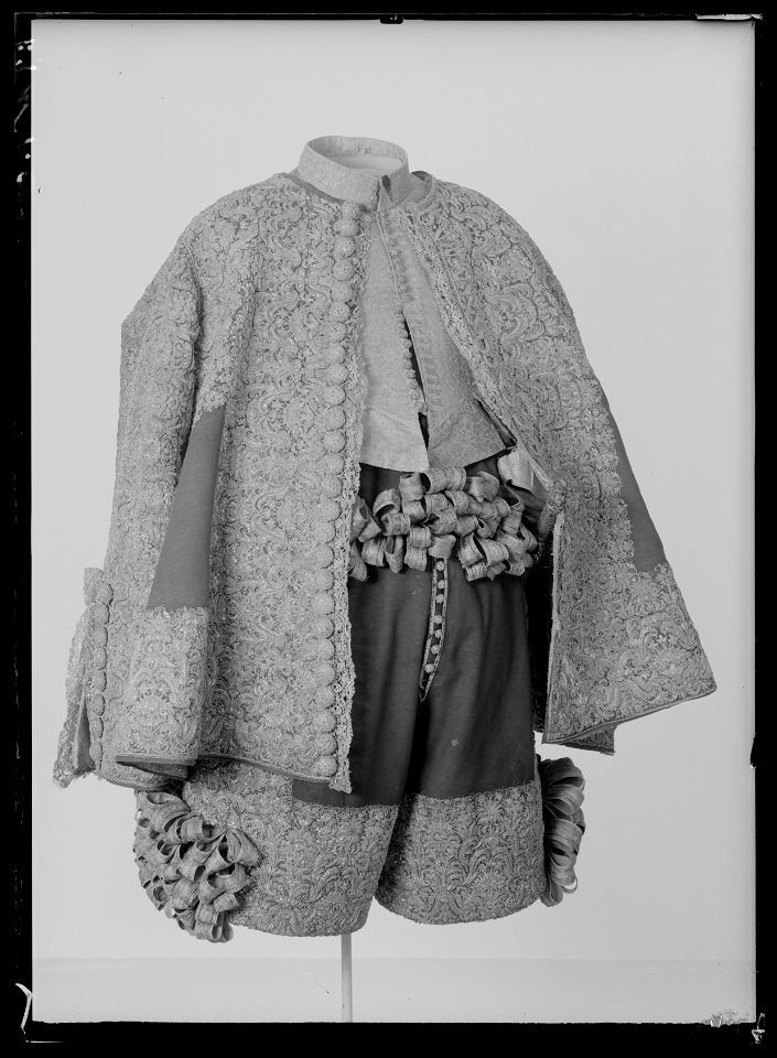 Tröja av mönstrad silverbrokad, ca 1650-1660 - Livrustkammaren - 70230