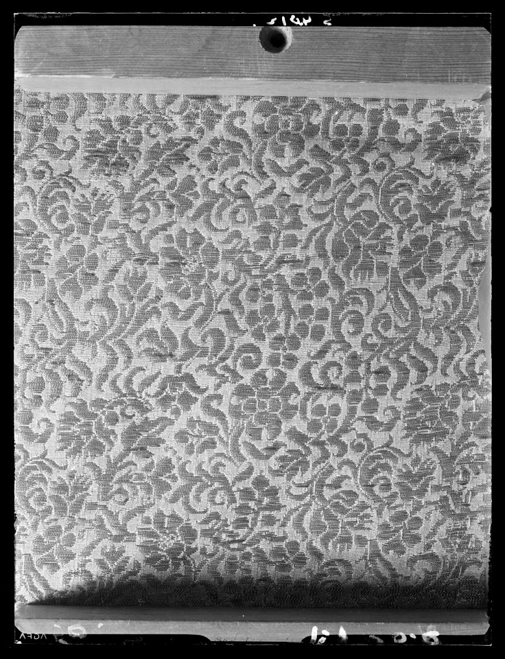 Tröja av silver- och guldbrokad som tillhört Karl X Gustav (1622-1660) - Livrustkammaren - 36793