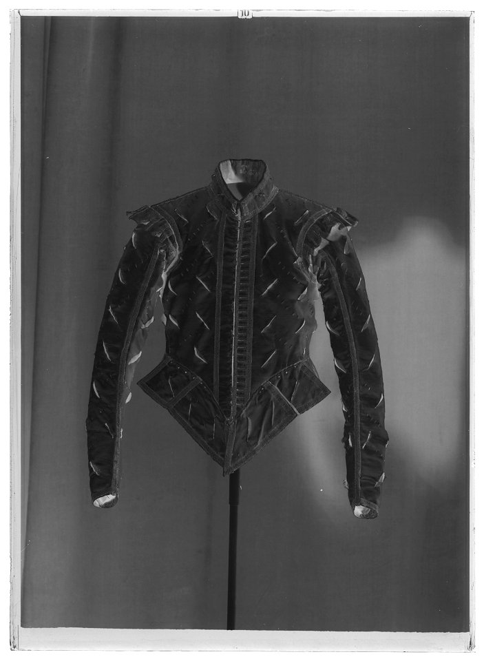 Tröja till pagelivré buren av Gustav II Adolfs pager - Livrustkammaren - 53315-negative