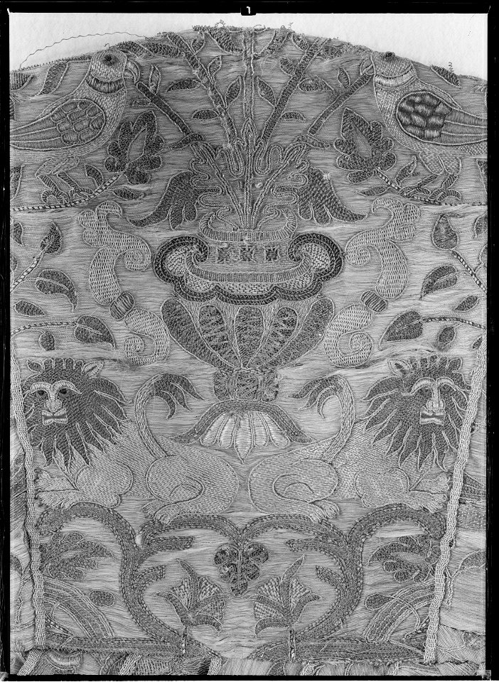 Tröja utan ärmar. Lejon - Livrustkammaren - 19101