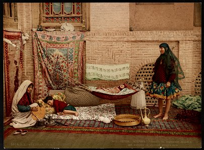 Téhéran. Famille Persane LCCN2017656787
