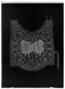 Täcke till handhäst ur Ludvig XIVs gåva till Karl X1 1673, jfr nr 4036-4045, 4092 - Livrustkammaren - 9204-negative