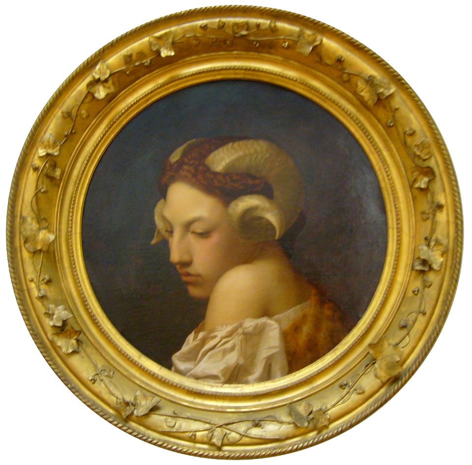Tête de femme coiffée de corne de bélier