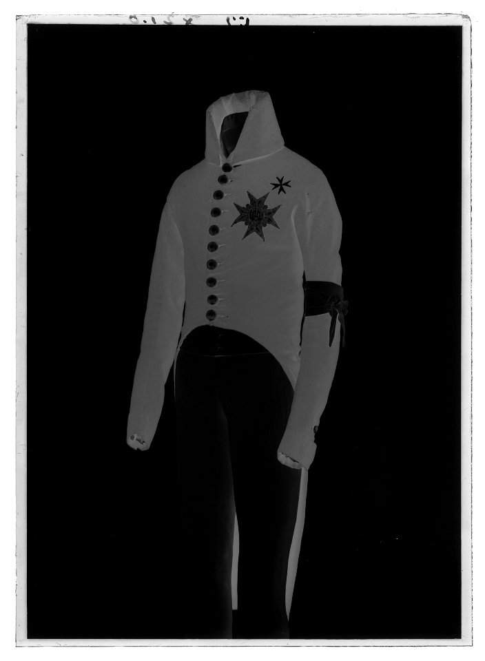 Uniformsfrack till uniform buren av Gustav IV Adolf på revolutionsdagen den 13 mars 1809 - Livrustkammaren - 18539-negative