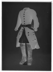Uniformsrock buren av Karl XII vid Fredrikshald den 30 november 1718 - Livrustkammaren - 70472-negative