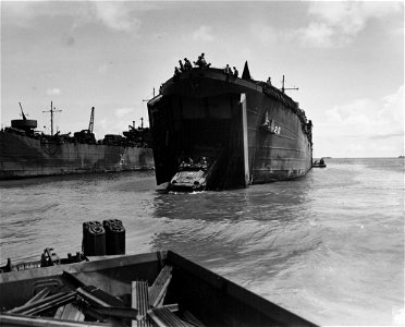 USMC 87833 Guam Invasion, 1944