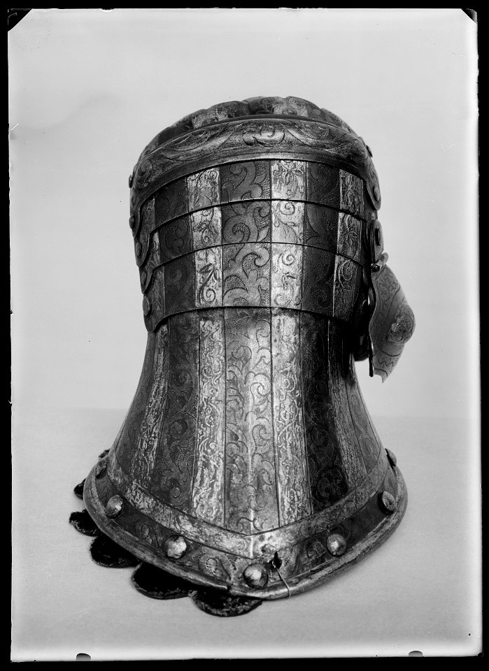 V handske till Vladislav IVs pojkrustning, Milano c 1605 - Livrustkammaren - 43116