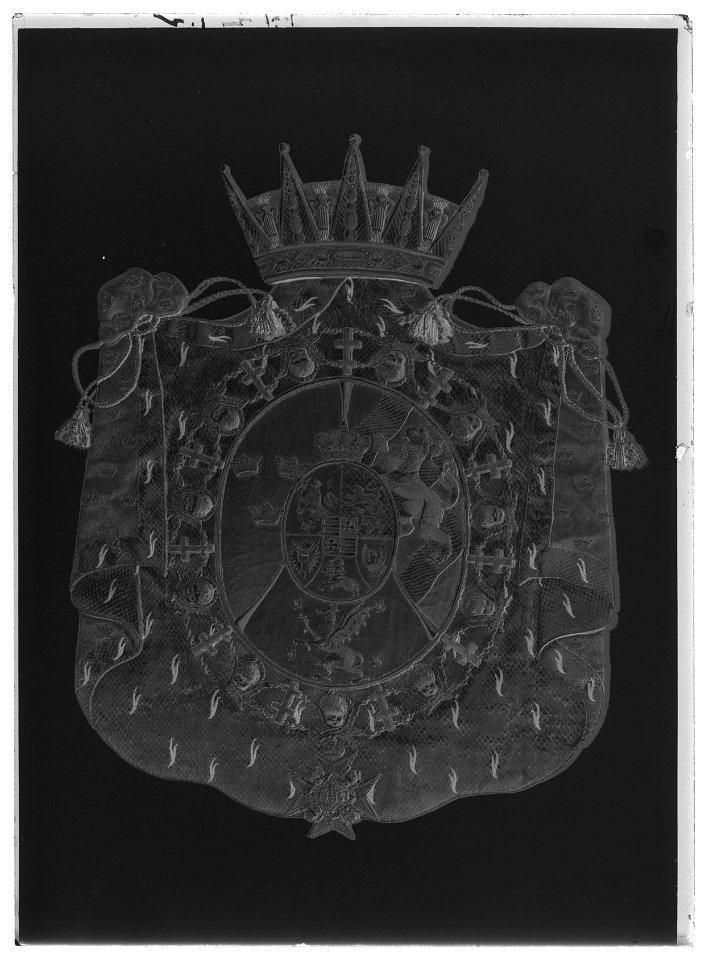 Vapensköld, hertig av Östergötland, Fredrik Adolf - Livrustkammaren - 27564-negative