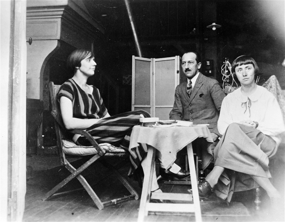 VanDoesburgMondriaanHoch1924