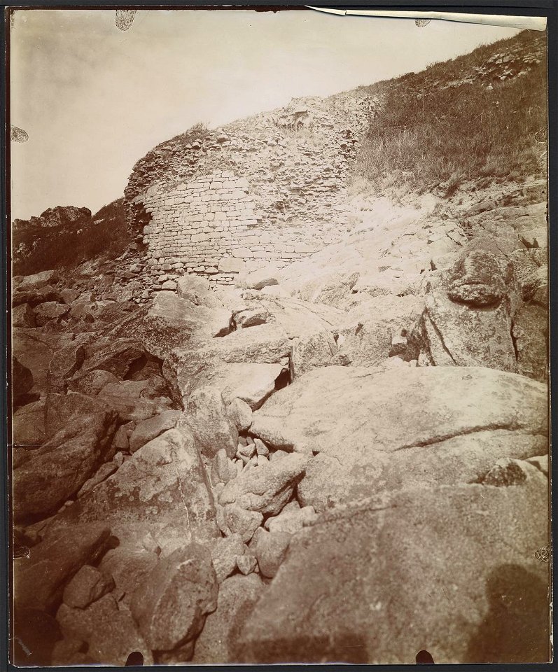 Vestiges des fortifications de Tombelaine