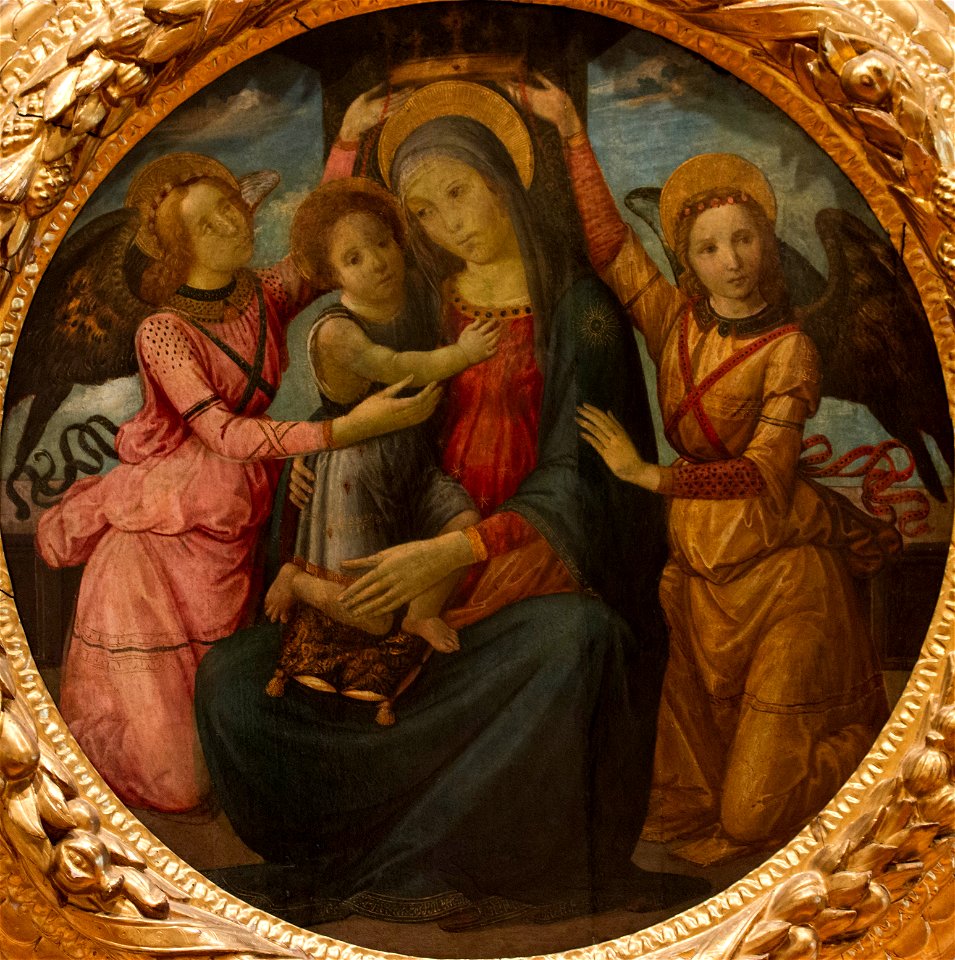 Vierge à l'Enfant couronnée par deux anges