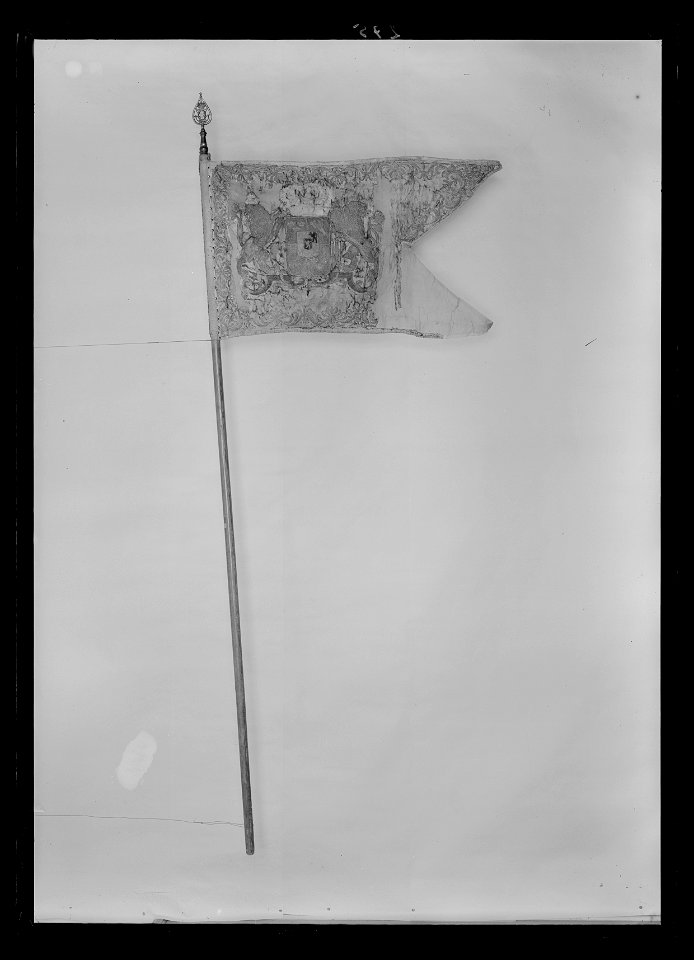 Vit dragonfana - Livrustkammaren - 68900