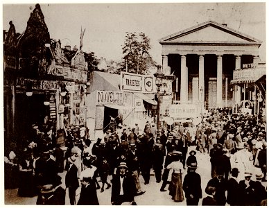 Vogue devant l'église Saint-Pothin, au début du XXe siècle
