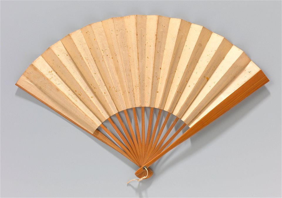 Vouwwaaier met blad van rijstpapier op onversierd houten montuur-Rijksmuseum BK-1994-14