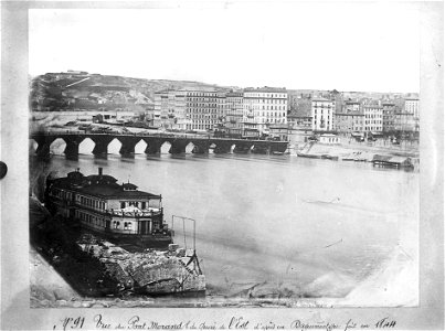Vue de l'ancien pont Morand en bois et du quai d'Albret 1844