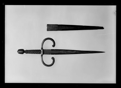 Vänsterhandsdolk med springklinga, Tyskland, 1600-talets början - Livrustkammaren - 9033