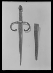 Vänsterhandsdolk med springklinga, Tyskland, 1600-talets början. Attentat mot Gustav II Adolf - Livrustkammaren - 1997