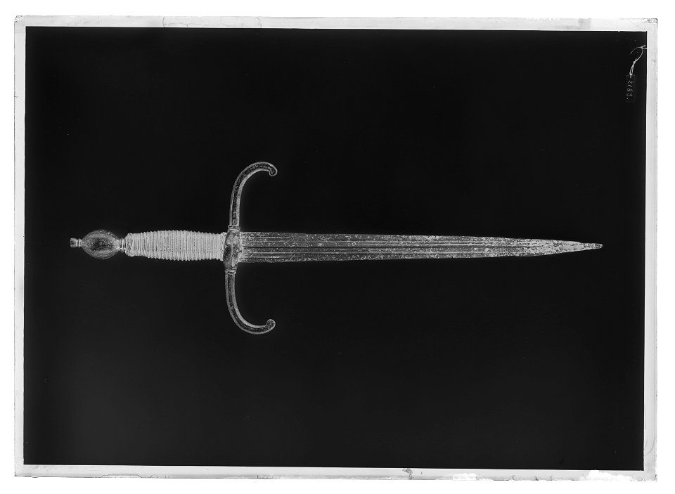 Vänsterhandsdolk, Tyskland 1600-talets början - Livrustkammaren - 43276-negative