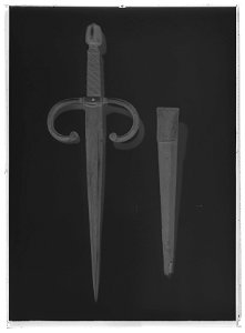 Vänsterhandsdolk med springklinga, Tyskland, 1600-talets början. Attentat mot Gustav II Adolf - Livrustkammaren - 1997-negative