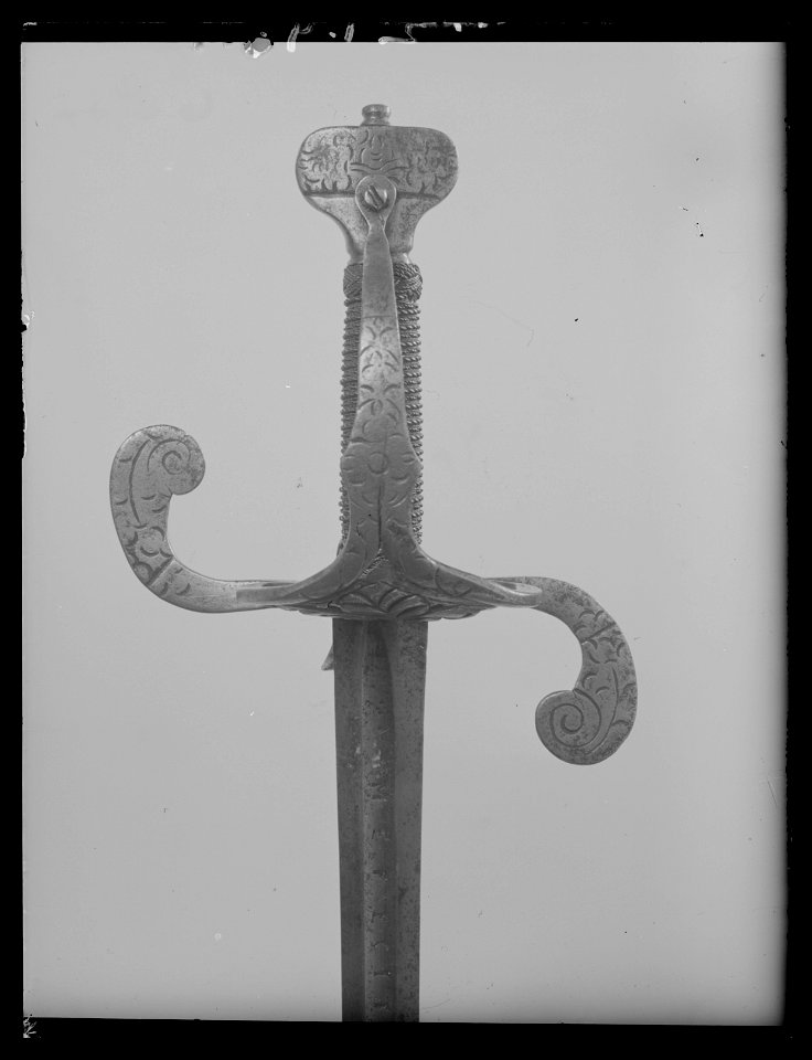 Värja, s.k. nederländsk-svensk typ, Solingen ca 1615-1630 - Livrustkammaren - 11027