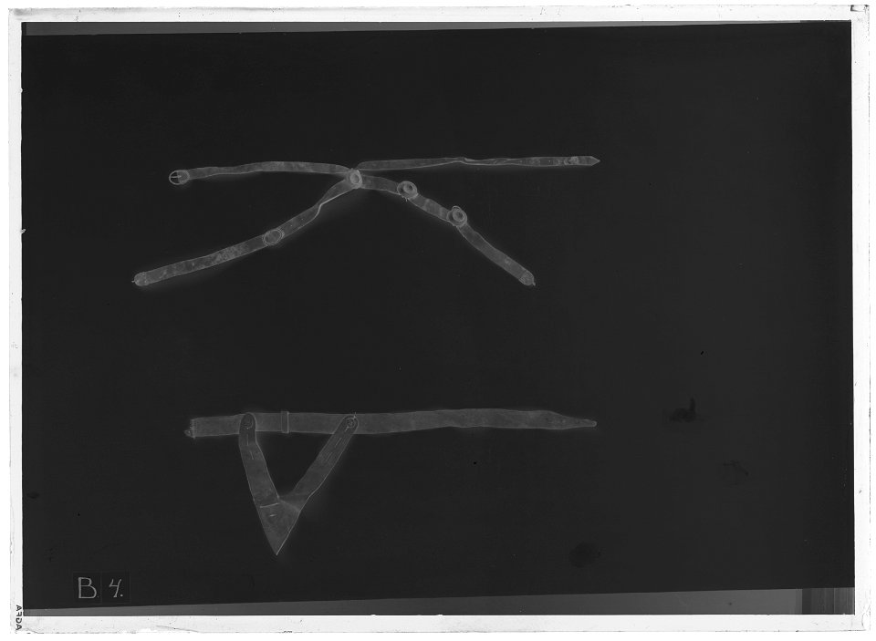 Värjgehäng - Livrustkammaren - 35193-negative