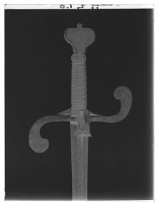 Värja, s.k. nederländsk-svensk typ, Solingen ca 1615-1630 - Livrustkammaren - 79512-negative