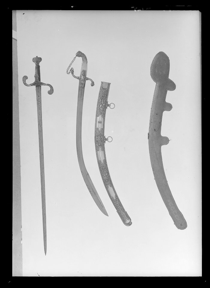 Värja, s.k. nederländsk-svensk typ, Solingen ca 1615-1630 - Livrustkammaren - 78363